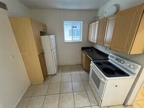 1021 NW 3rd St in Miami, FL - Building Photo - Building Photo