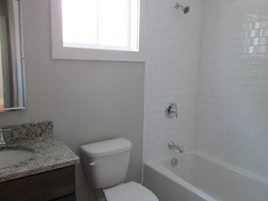 15 Sires St, Unit B in Charleston, SC - Building Photo - Building Photo
