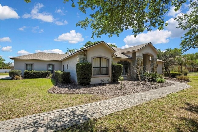 18401 N 30th St in Lutz, FL - Building Photo - Building Photo