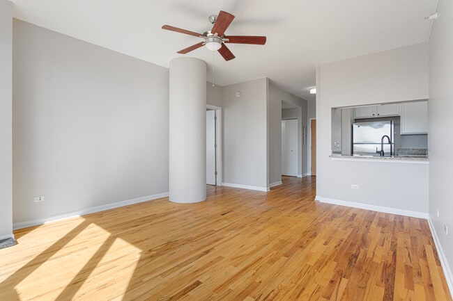 1717 S Prairie Ave, Unit 1508 in Chicago, IL - Building Photo - Building Photo
