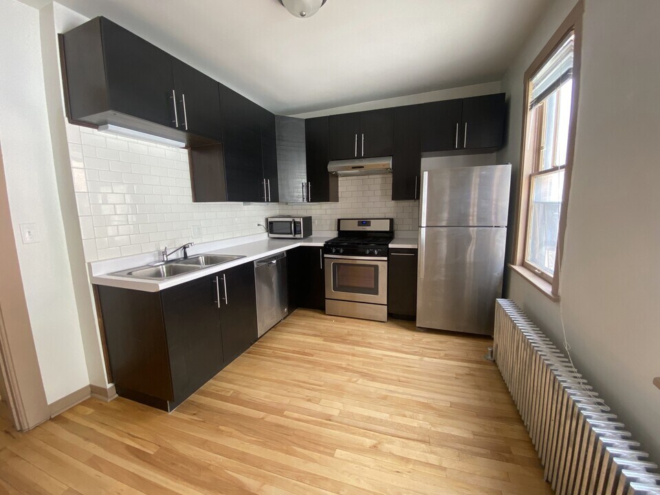 1834 W Melrose St in Chicago, IL - Building Photo