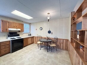 1522 Wilkes Ave, Unit 32 in Quincy, IL - Building Photo - Building Photo