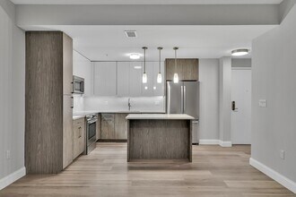 771 Harrison Ave, Unit 6 in Boston, MA - Building Photo - Building Photo