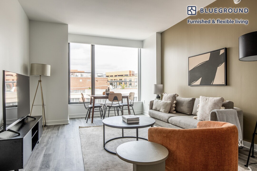 949 First St SE in Washington, DC - Building Photo