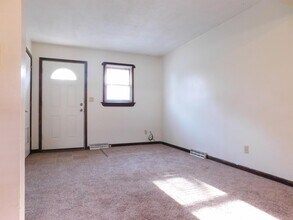 702 W 12th St-Unit -1 in Junction City, KS - Building Photo - Building Photo