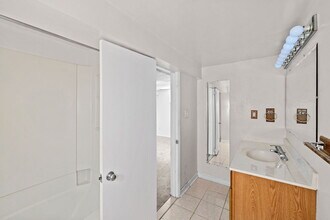 1207 Brooke Dr in Rockville, MD - Building Photo - Building Photo