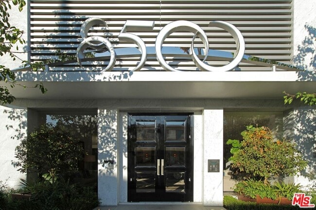 8500 Burton Wy in Los Angeles, CA - Foto de edificio - Building Photo