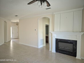 1557 Calming Water Dr in Orange Park, FL - Building Photo - Building Photo