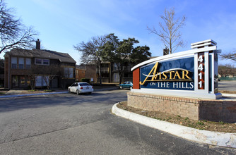 Avistar on the Hills in San Antonio, TX - Foto de edificio - Building Photo