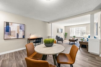 987 Collier Rd NW, Unit SI FL1-ID1388425P in Atlanta, GA - Foto de edificio - Building Photo