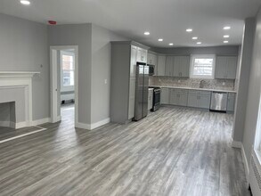 121 W Chester St in Long Beach, NY - Building Photo - Building Photo