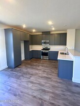 7145 Owl Vw Dr in Sparks, NV - Foto de edificio - Building Photo