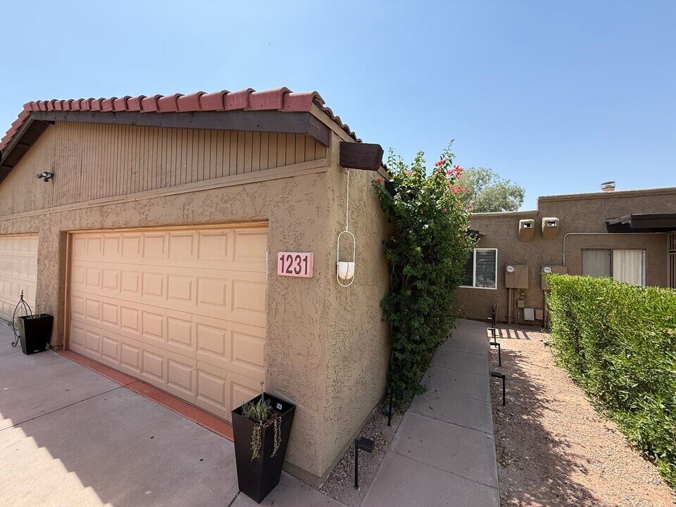 1231 E Bluebell Ln in Tempe, AZ - Building Photo