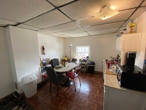16 Melba Pl, Unit #3 in Pittsburgh, PA - Building Photo - Building Photo