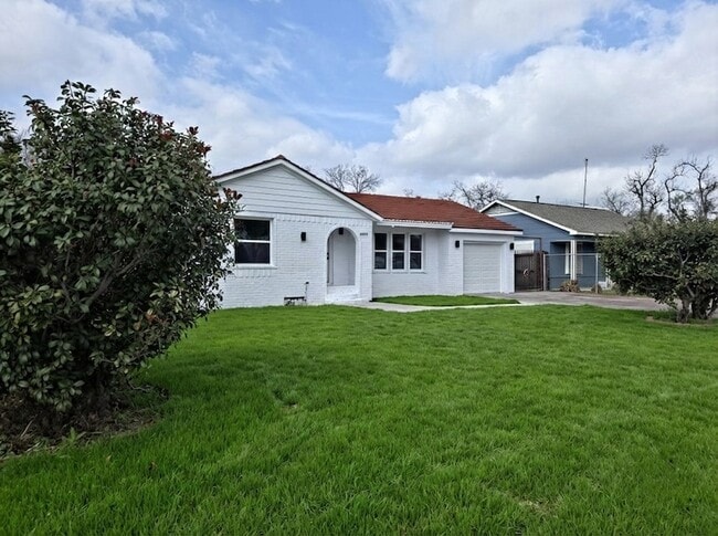 property at 4607 Englewood St