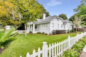 1108 Bonaventure Rd in Savannah, GA - Building Photo - Building Photo