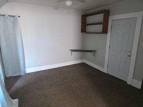 307 Miami Ave, Unit 4 in Leavenworth, KS - Foto de edificio - Building Photo