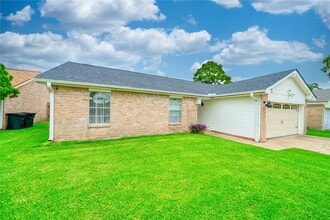 1323 Oakengates Dr in Houston, TX - Building Photo - Building Photo