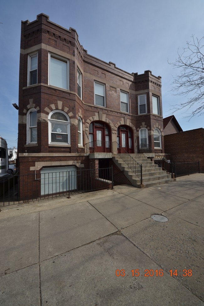 10507-10509 S Ewing Ave in Chicago, IL - Foto de edificio - Building Photo