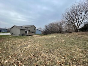 10314 S 27th Cir in Bellevue, NE - Building Photo - Building Photo