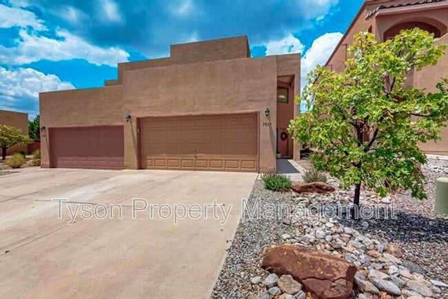 property at 5027 Sala De Tomas Dr NW