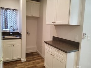 10710 Helendale Ave, Unit P - Unit 308 in Los Angeles, CA - Foto de edificio - Building Photo