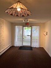 7029 134 St in Surrey, BC - Building Photo - Lobby