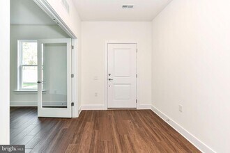 19681 Peach Flower Ter in Ashburn, VA - Building Photo - Building Photo