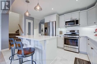 258 Peach Tree Blvd in St Thomas, ON - Building Photo - Building Photo