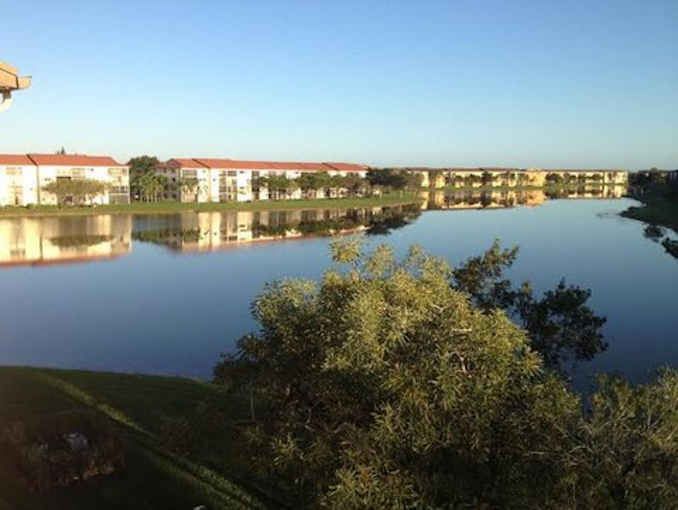 13250 SW 4th Ct in Pembroke Pines, FL - Building Photo