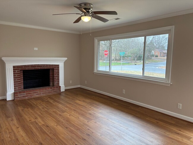 1133 Oakdale Dr in Asheboro, NC - Building Photo - Building Photo