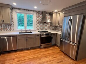 243 Dudley Rd in Bedford, MA - Building Photo - Building Photo