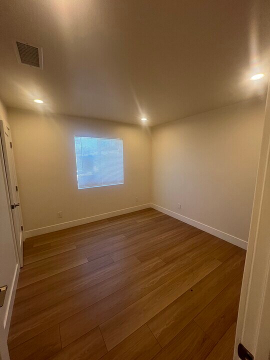 266 Witmer St, Unit 266 1-4 in Los Angeles, CA - Building Photo