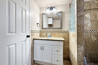 10519 Pleasanton Dr in Houston, TX - Building Photo - Building Photo