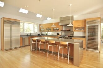 409 Hands Creek Rd in East Hampton, NY - Building Photo - Building Photo