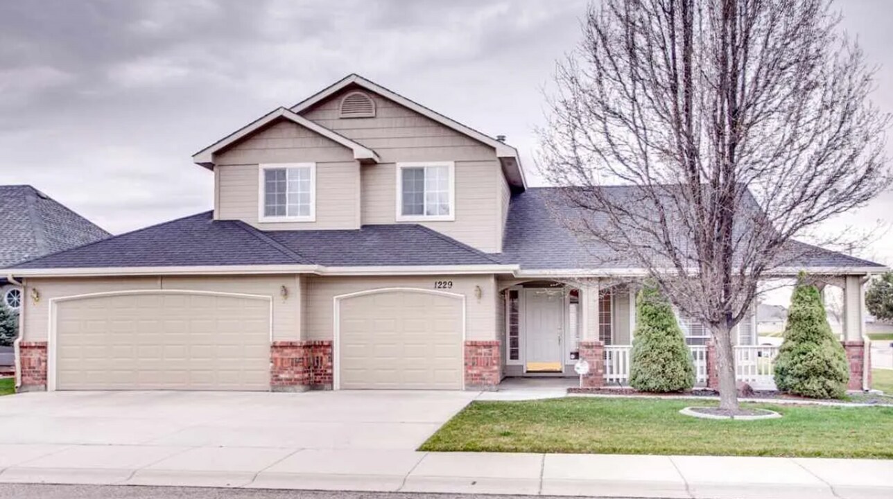 1229 E Summerplace St in Meridian, ID - Building Photo