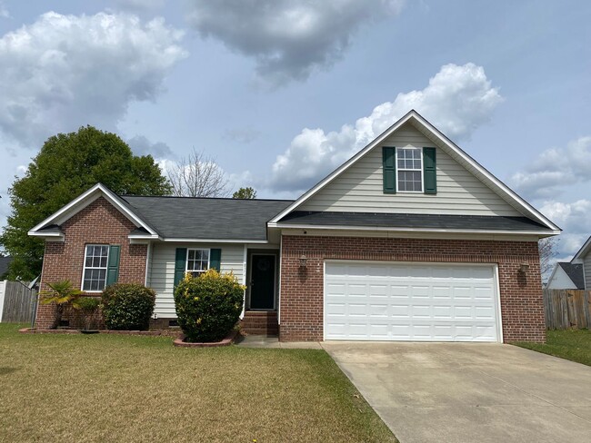 8304 English Saddle Dr in Fayetteville, NC - Building Photo - Building Photo