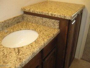 3329 E Gelding Dr in Phoenix, AZ - Building Photo - Building Photo