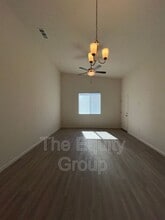 4116 E Kaweah Ave in Visalia, CA - Building Photo - Building Photo