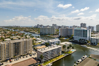 Hawthorne Manor in Fort Lauderdale, FL - Building Photo - Building Photo