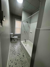 5235 Woodland Ave-Unit -2R in Philadelphia, PA - Building Photo - Building Photo