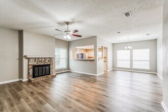 8506 Deer Meadow Dr in Houston, TX - Building Photo - Building Photo