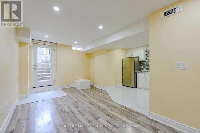 property at 15 Orangeblossom Trail
