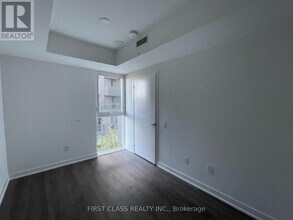 500-500 Wilson Ave in Toronto, ON - Building Photo - Building Photo