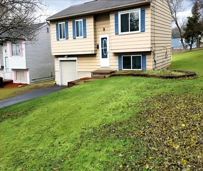 536 Hyatt Ave in Campbell, OH - Building Photo - Building Photo