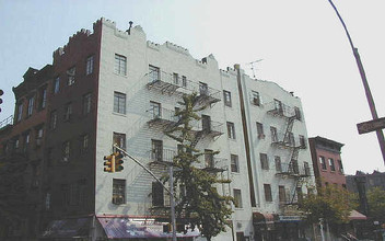 233 W Fourth St in New York, NY - Building Photo - Building Photo