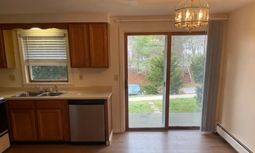 838 State St, Unit 7 in Bangor, ME - Building Photo - Building Photo