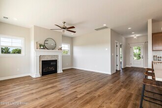 3603 Aspen Crk Ct in La Grange, KY - Building Photo - Building Photo