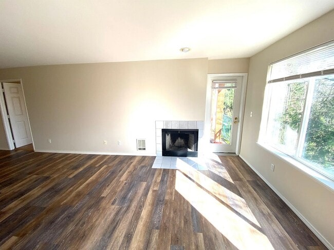 18210 73rd Ave NE in Kenmore, WA - Building Photo - Building Photo