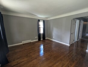 18407 Lennane in Redford, MI - Building Photo - Building Photo